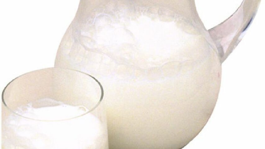 Πιέζουν οι βιομηχανίες τους παραγωγούς γάλακτος καταγγέλει ο ΣΕΚ