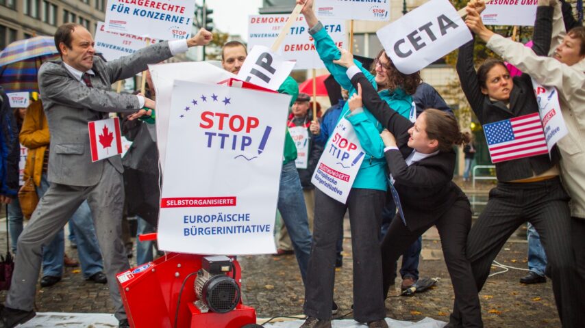 Επιφυλάξεις και διαφωνίες στη Βουλή για την TTIP