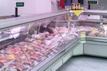«Φθηνότερο το κρέας στα σούπερ μάρκετ, αλλά προτιμάμε τον παραδοσιακό κρεοπώλη»