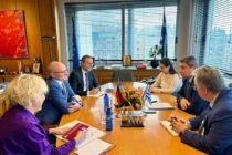 Στόχος η ενίσχυση της συνεργασίας Ελλάδας-Γερμανίας, στη συνάντηση ΥΠΑΑΤ και Γερμανού πρεσβευτή – Πρόταση για ίδρυση Γερμανικής Γεωργικής Σχολής