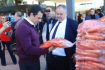 ΣΕΚΛΑ και ΟΚΑΑ σε δράσεις αλληλεγγύης – Επίσκεψη του υπουργού Ανάπτυξης στη Λαχαναγορά