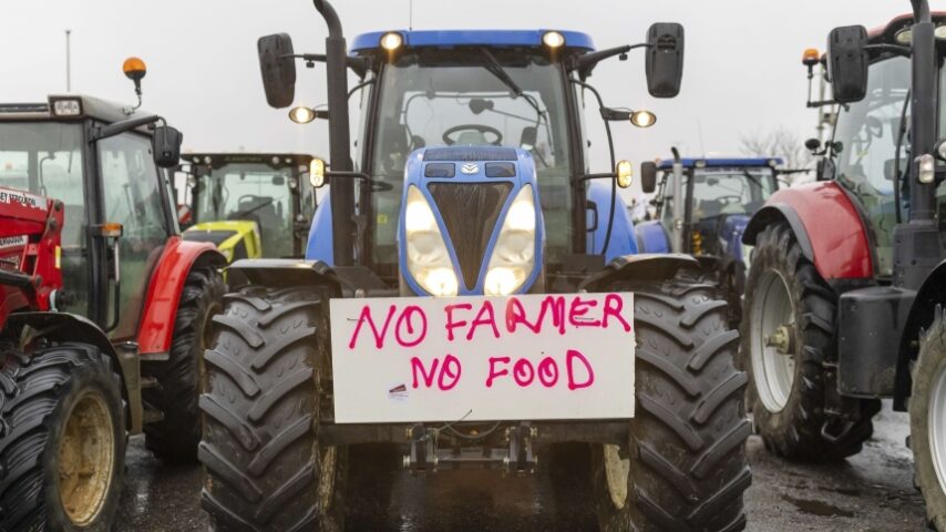 Αγρότες και συνεταιρισμοί της Ε.Ε. σε συναγερμό: “Μην θυσιάζετε την ευρωπαϊκή παραγωγή!”