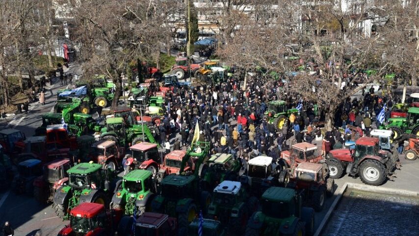 Στοπ στις πληρωμές, στο κόκκινο η οργή των αγροτών