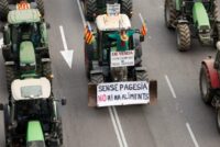 Αγροτική εξέγερση: Οι δρόμοι γεμίζουν τρακτέρ