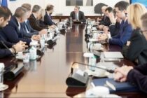 Και νέα σύσκεψη υπό τον πρωθυπουργό για την ευλογιά