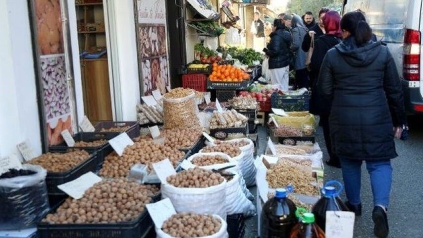 ΕΛΣΤΑΤ: Στο 27% ο κίνδυνος φτώχειας – Οι επιπτώσεις στην αγορά τροφίμων