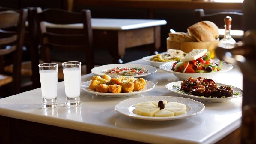 «Πιάτο» στήριξης στη Λέσβο