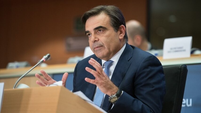 Μ. Σχοινάς στις Βρυξέλλες με κρίσιμες επαφές