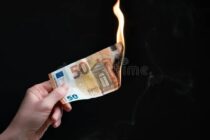 Ο πληθωρισμός «καίει» την αγορά