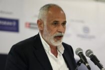 Κρέας χωρίς πυξίδα και σχέδιο