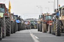 Τα τρακτέρ ξανά στους δρόμους