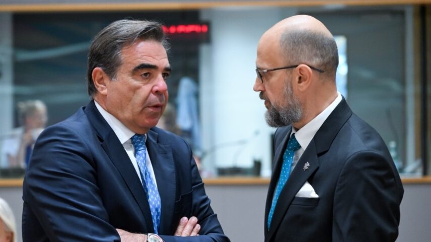 Εξαγγελίες Μ. Σχοινά μέσα σε δύσκολη συγκυρία