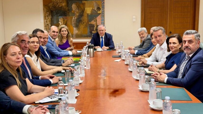Μειώσεις τιμών σε βασικά προϊόντα