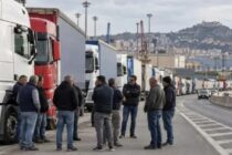 Τα μπλόκα στη Ν. Ιταλία απειλούν την τροφοδοσία καταστημάτων